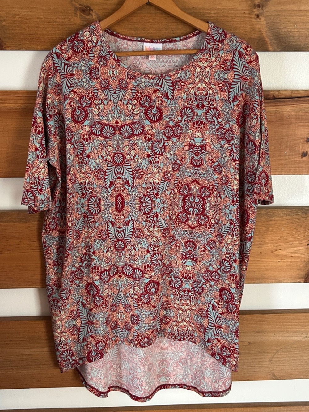 LuLaRoe Hi-Lo Lightweight Floral Pattern Burgundy/Blue/Beige Blouse Size XS